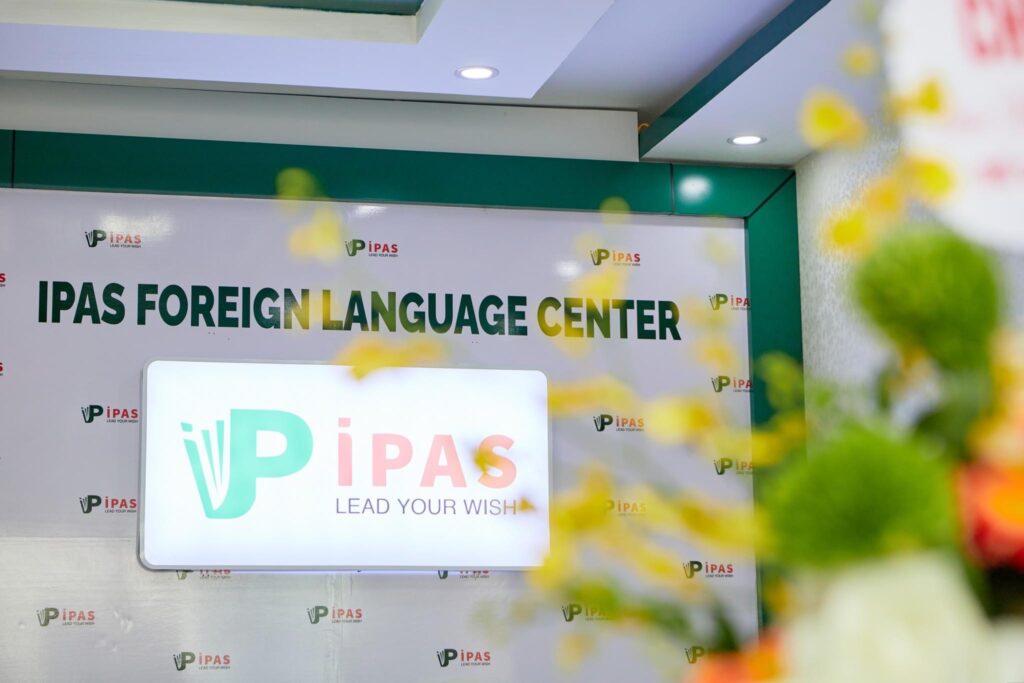 Trung tâm tiếng anh uy tín tại Hải Phòng - Biển hiệu và không gian nhận diện thương hiệu tại IPAS, 52 Trần Tất Văn, Phù Liễn, Hải Phòng.